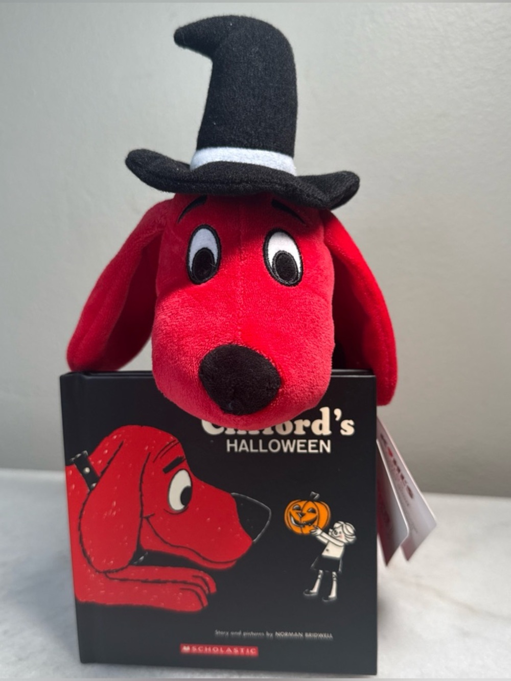 NWT Kohls Clifford The Big Red Dog Plush & Book "Clifford's Halloween" 11 Inches